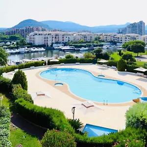  Hébergement de vacances Somptueux 3 Pièces Vue Sur Piscine